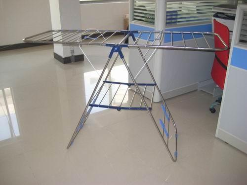 不銹鋼晾衣架高清圖片賞析——永康市唐先鎮(zhèn)富平家居用品廠優(yōu)質(zhì)產(chǎn)品展示